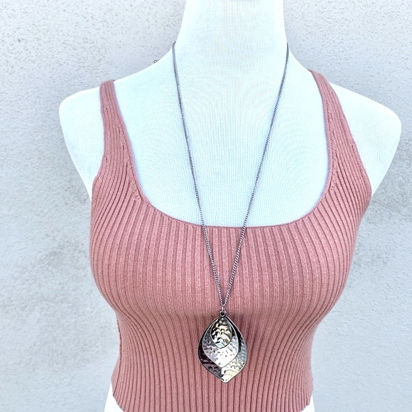 GUESS silver hammered pendant necklace leaf layered long lariat wrap around NEW - Picture 3 of 7